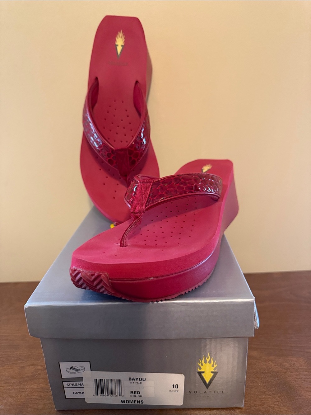 Red Volatile Frappuccino Thongs Size 10